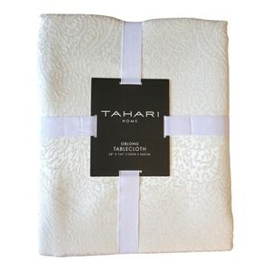 NEW Tahari Home Paisley Pattern Textured Tablecloth in White (Size: 60" x 144")